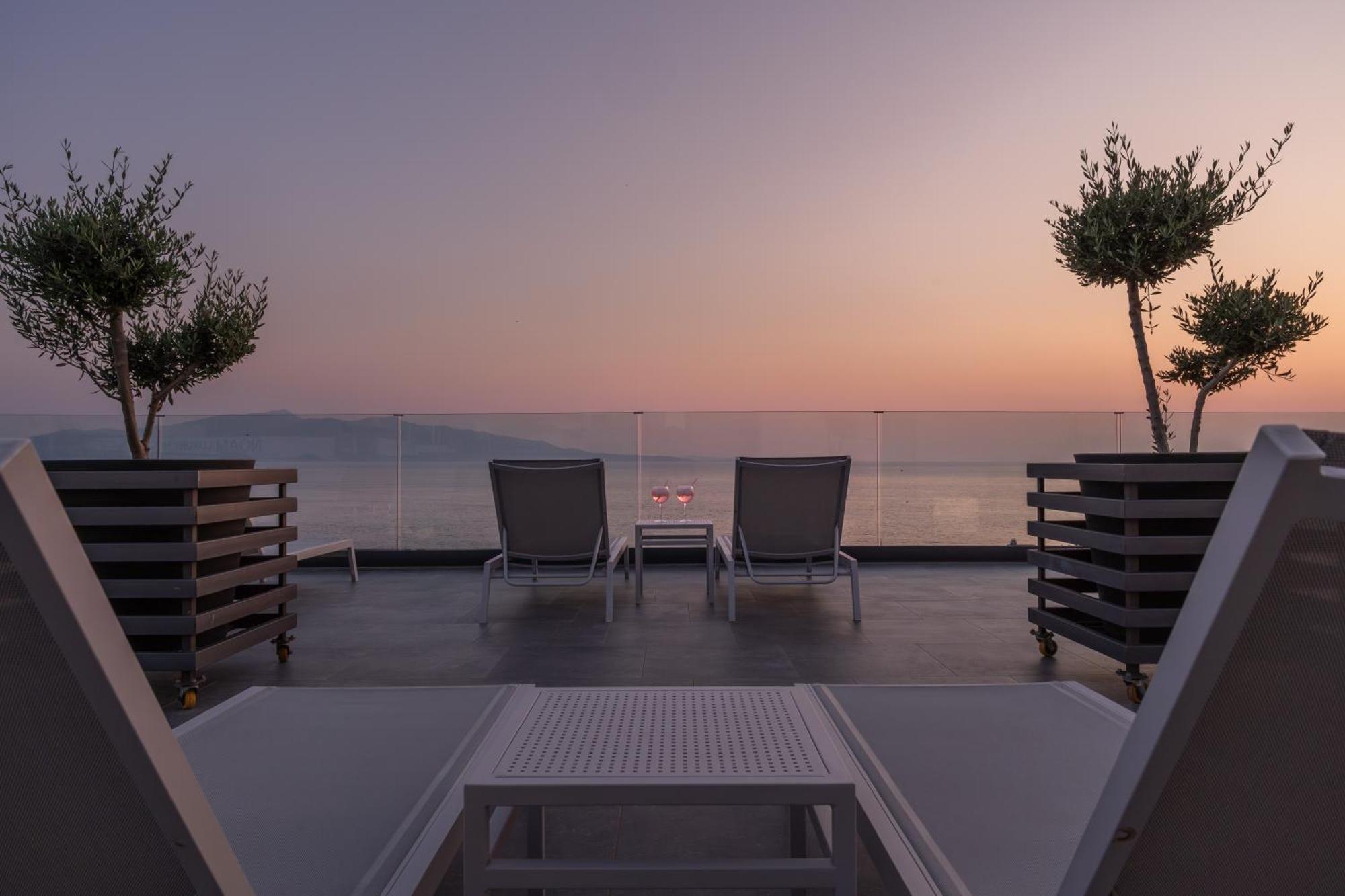 Glow Boutique & 4* Sarandë
