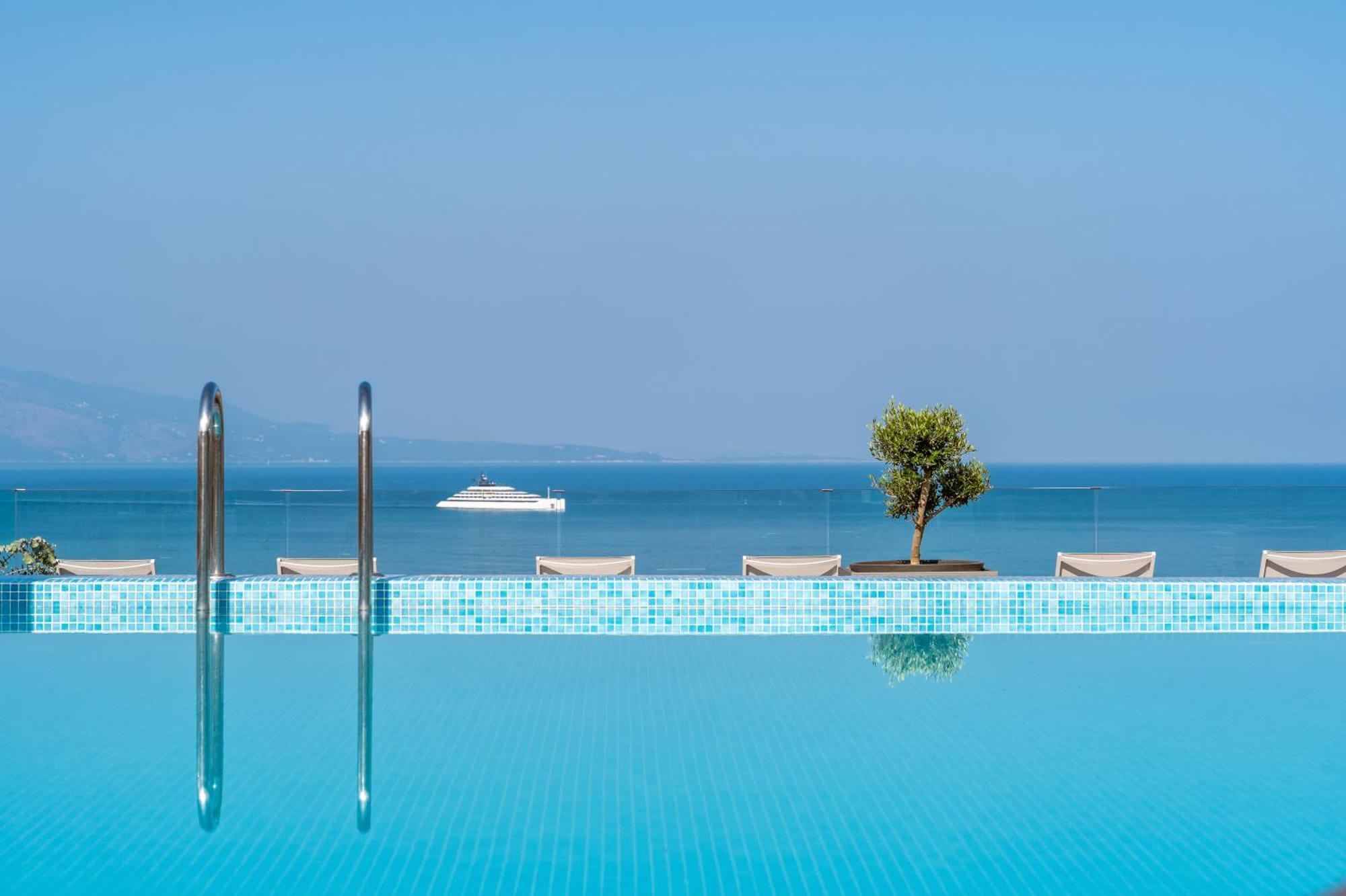 Hotel Glow Boutique & 4*